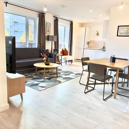 3Bedroom, 2Bathroom, Balcony,Luxury Flat Westfield لندن المظهر الخارجي الصورة