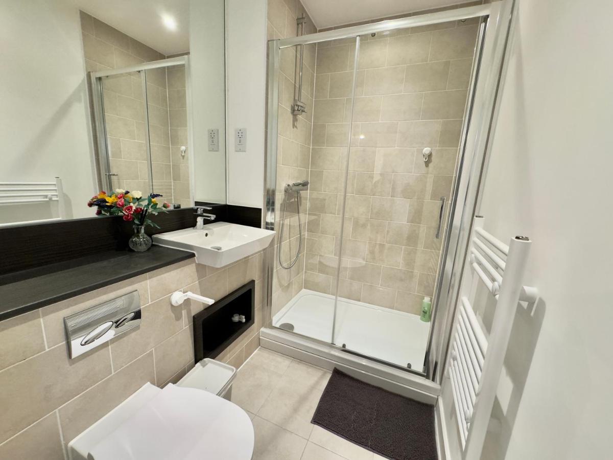 3Bedroom, 2Bathroom, Balcony,Luxury Flat Westfield لندن المظهر الخارجي الصورة