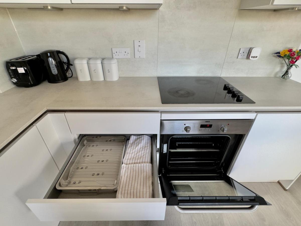 3Bedroom, 2Bathroom, Balcony,Luxury Flat Westfield لندن المظهر الخارجي الصورة