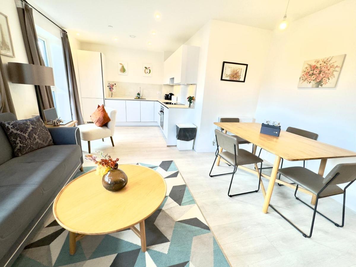 3Bedroom, 2Bathroom, Balcony,Luxury Flat Westfield لندن المظهر الخارجي الصورة