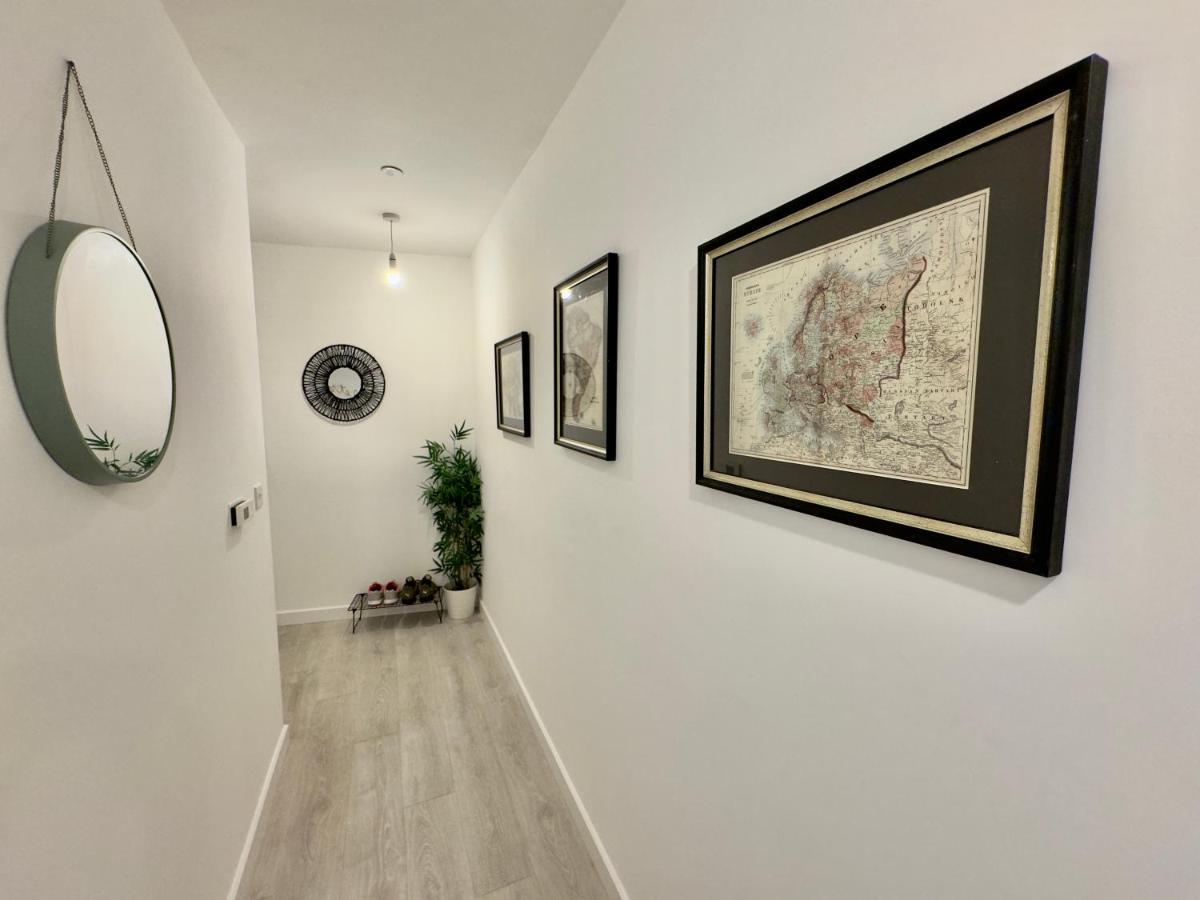3Bedroom, 2Bathroom, Balcony,Luxury Flat Westfield لندن المظهر الخارجي الصورة