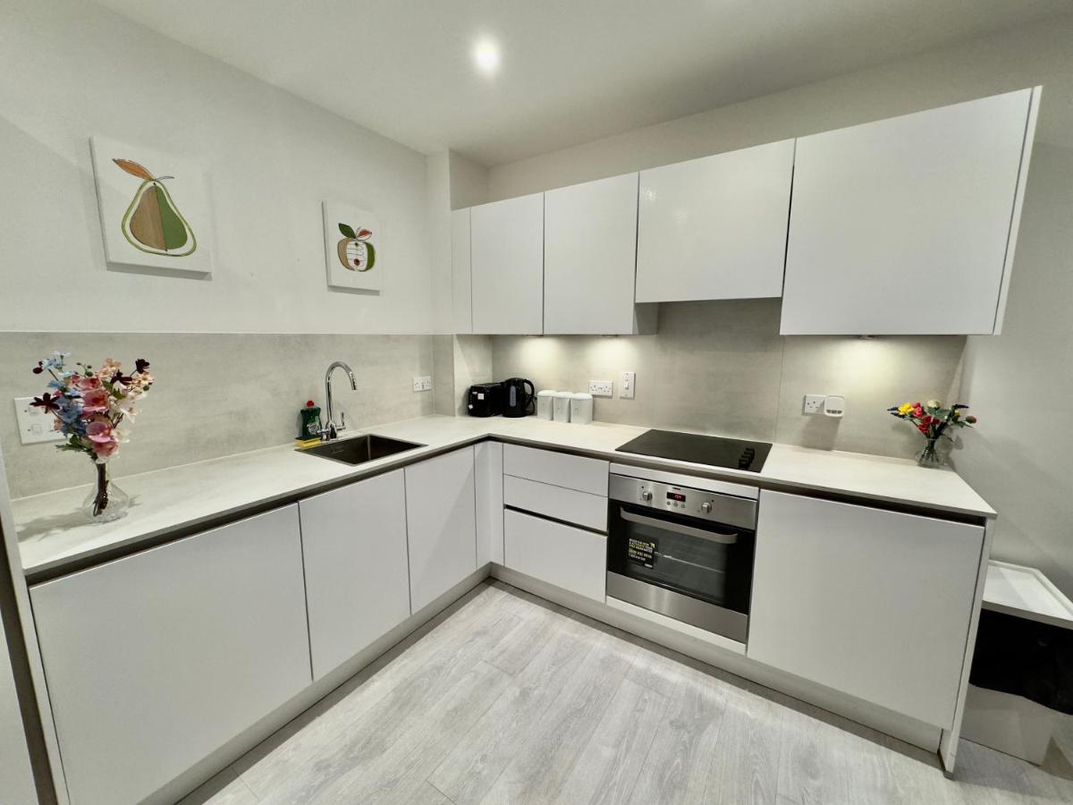 3Bedroom, 2Bathroom, Balcony,Luxury Flat Westfield لندن المظهر الخارجي الصورة