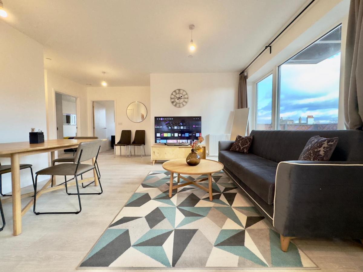 3Bedroom, 2Bathroom, Balcony,Luxury Flat Westfield لندن المظهر الخارجي الصورة