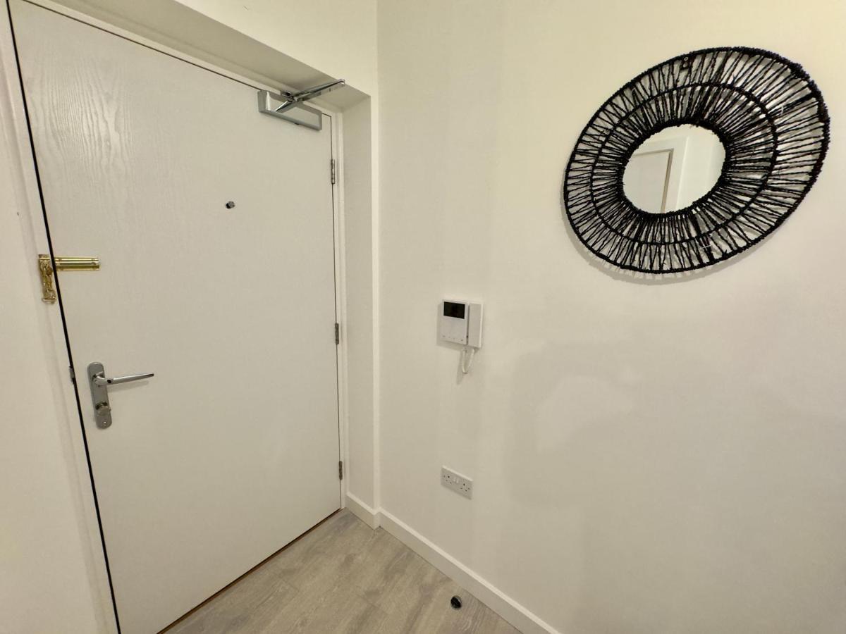 3Bedroom, 2Bathroom, Balcony,Luxury Flat Westfield لندن المظهر الخارجي الصورة